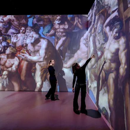 Pojedynek geniuszy Renesansu – nowa wystawa immersyjna w Art Box Experience