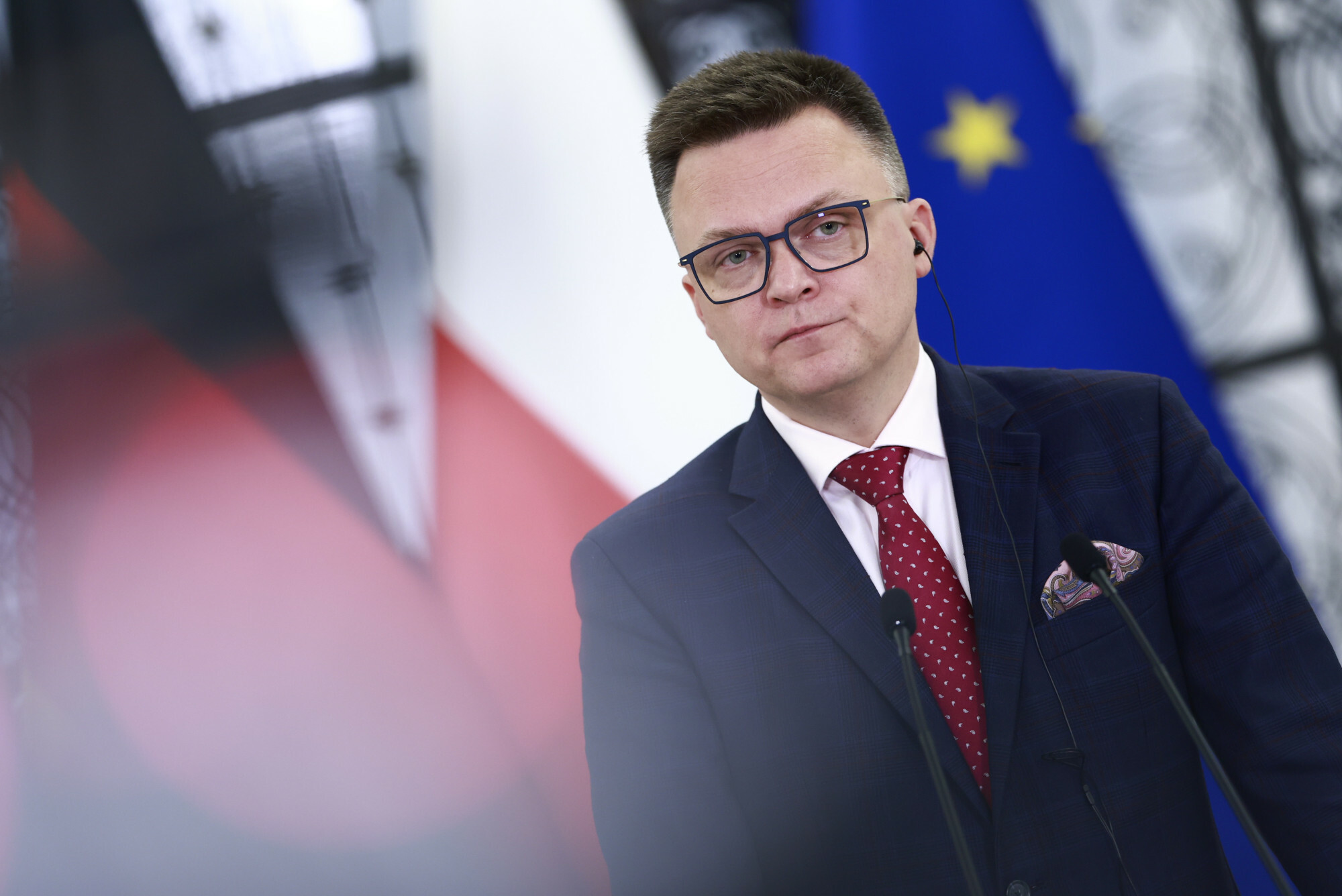 Szymon Hołownia poza polską polityką? Marszałek ma poparcie wszystkich stron sporu