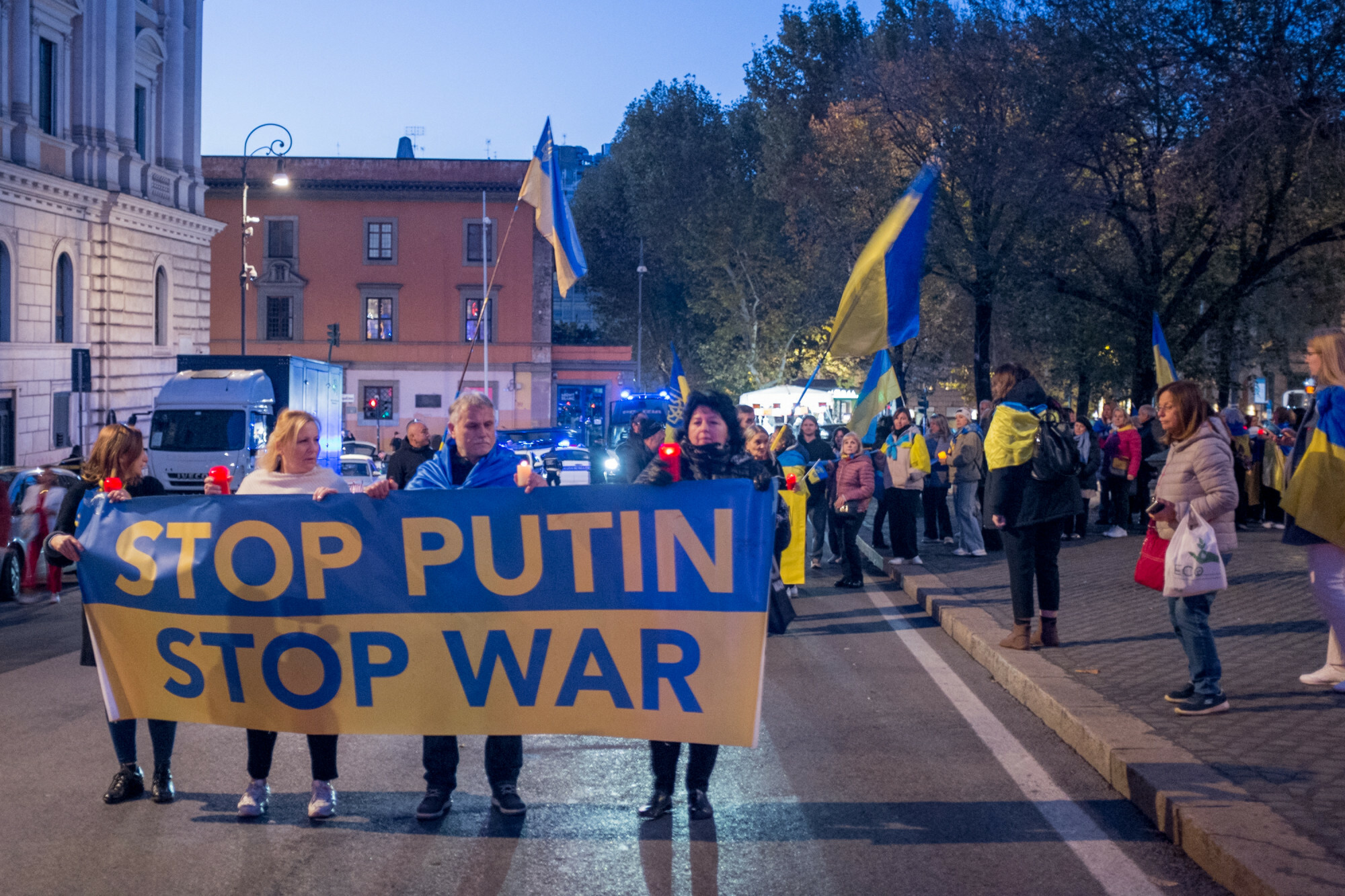 Pokój w Ukrainie. Jest bliżej, niż dalej?