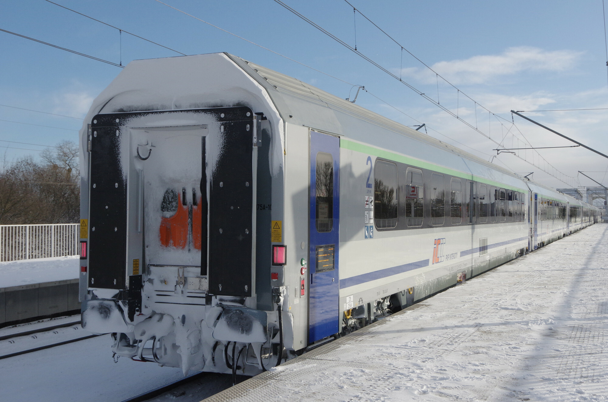 Zima zła. Czy polskie koleje zdały egzamin w świąteczno-noworocznym maratonie?